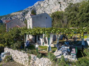 Family friendly house with a parking space Gornji Tucepi - Podpec, Makarska - 6915, Tucepi